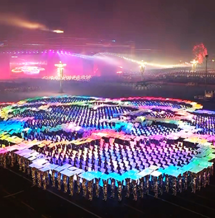 國(guó)慶聯(lián)歡會(huì)可折疊手持光影屏項(xiàng)目