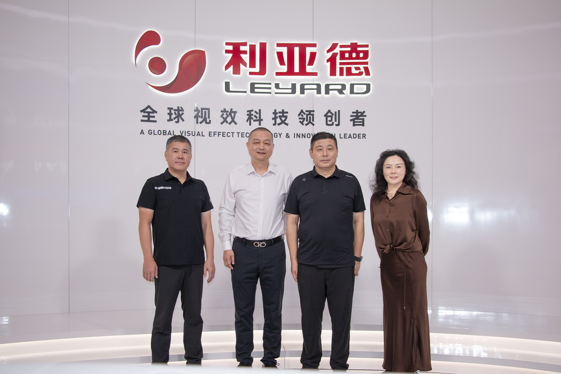 重慶千里科技股份有限公司周宗成總裁等領導一行蒞臨利亞德南方總部考察交流