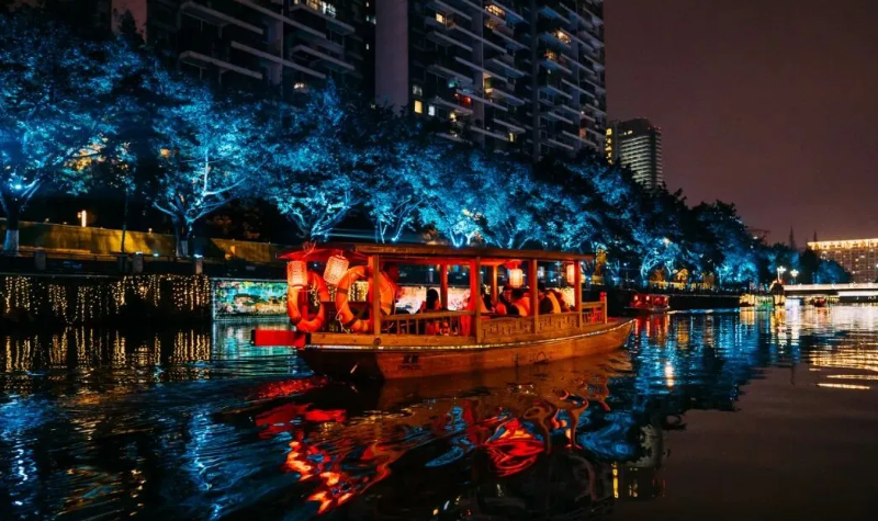 LED顯示屏點亮夜游經(jīng)濟，科技賦能夜間消費新圖景