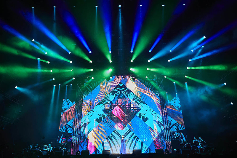 周筆暢演唱會(huì) 九宮格LED透明屏Vclear-7.8