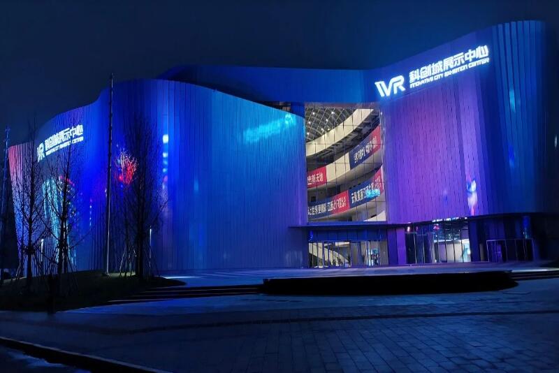 LED透明屏面臨漲價潮，中小企業(yè)該何去何從呢